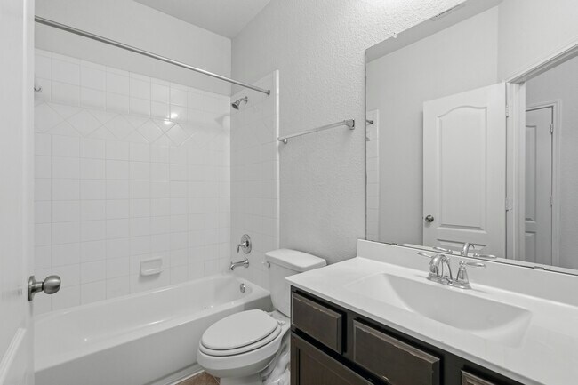 Building Photo - 3410 Golden Amber Ct