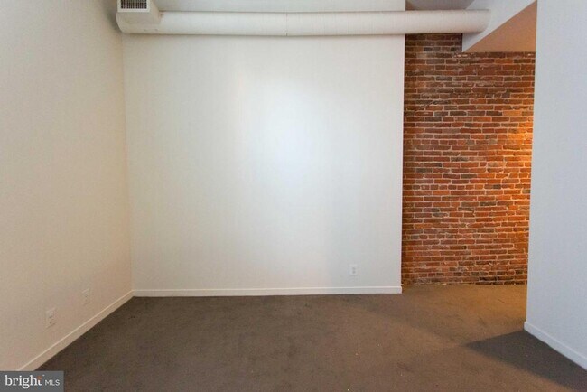 Building Photo - 132 Arch St