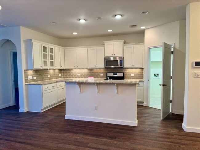 Building Photo - 408 Wolf Creek Way