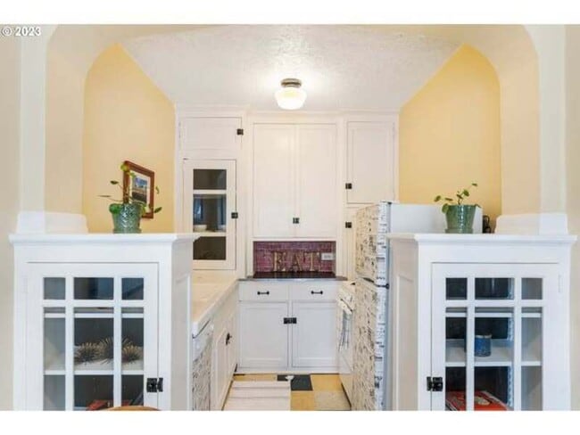 Building Photo - 20 NW 16th Ave