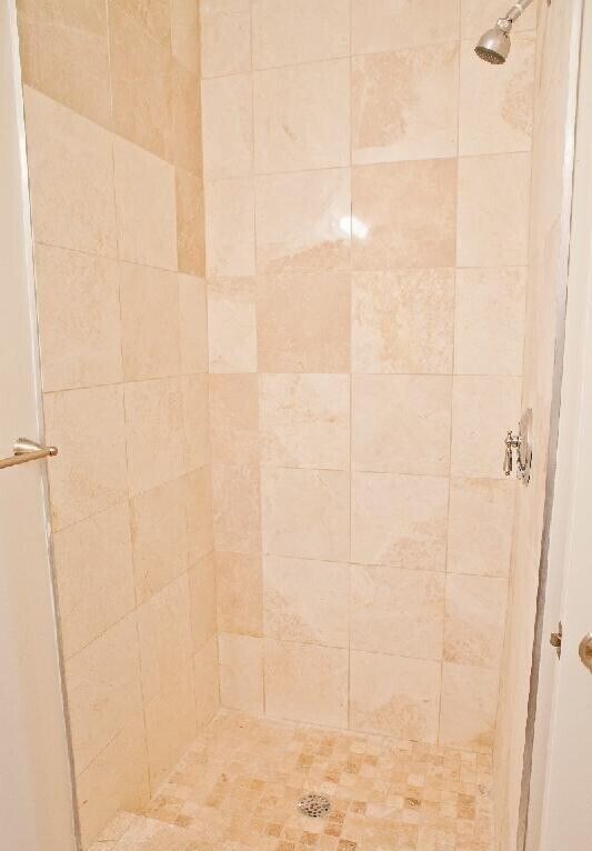 Building Photo - 23 Evergreen St