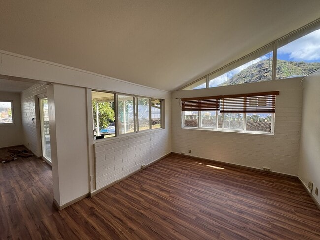 Building Photo - 6270 Upolo Pl