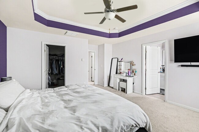 Building Photo - 4011 Zilker Park Dr