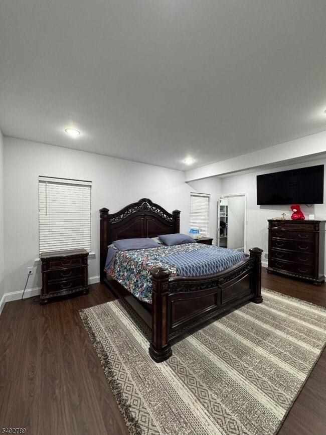 Building Photo - 528 Jefferson Ave