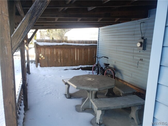 Building Photo - 91 Springville Ave