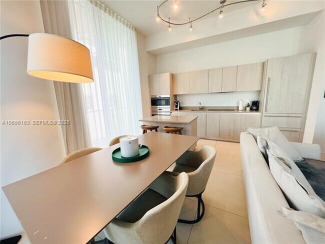 Building Photo - 4111 S Ocean Dr