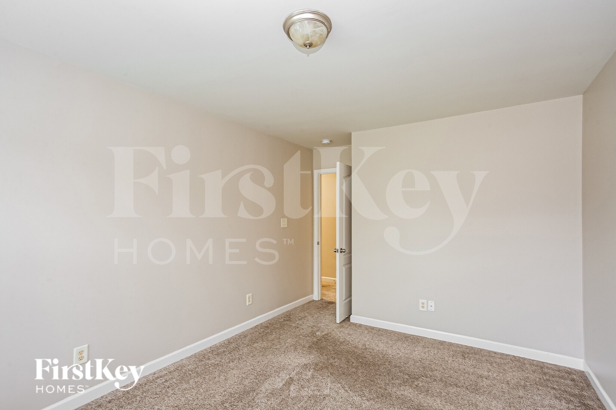 Building Photo - 2922 Blueberry Dr