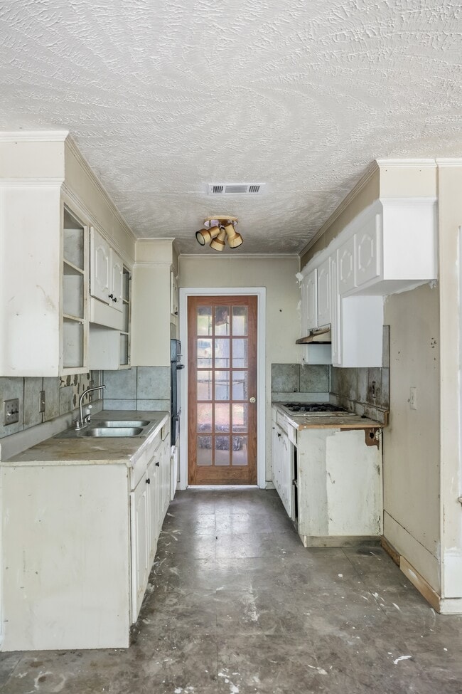 Building Photo - 6605 George Washington Dr