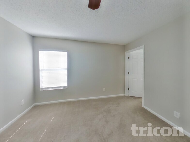 Building Photo - 9671 Watershed Dr S