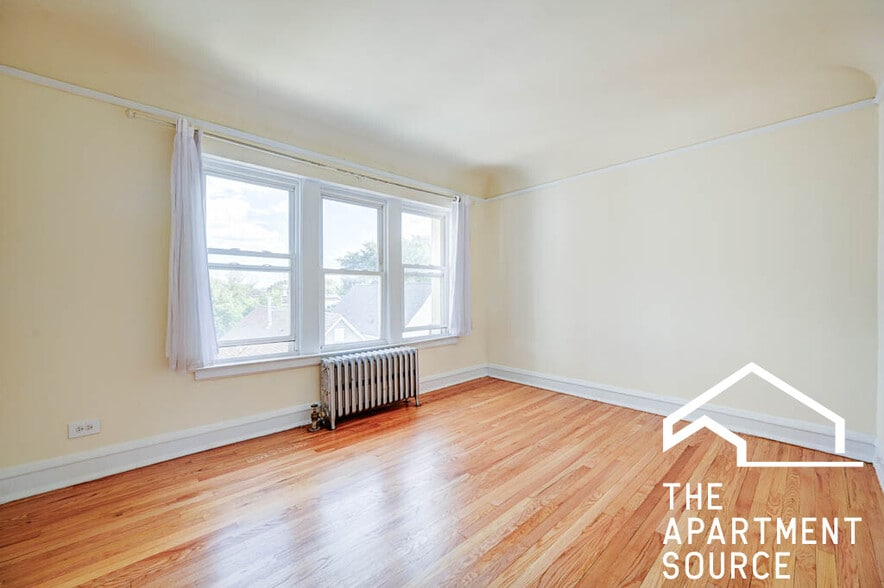 Building Photo - 2942 N Albany Ave