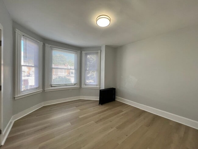 Building Photo - Gorgeous 4b/1.5b Home! Section 8 only!