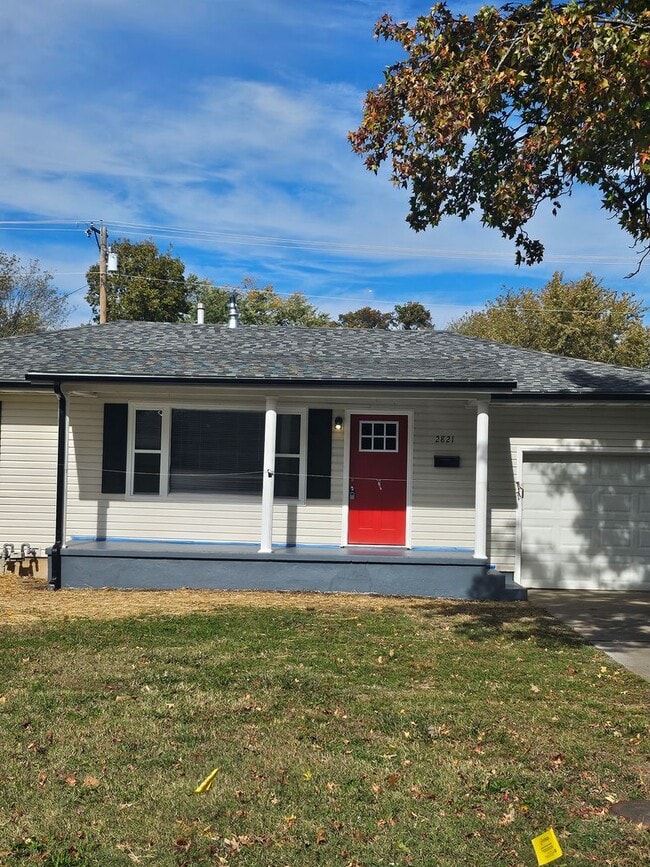 Building Photo - For Rent – Beautifully Remodeled Home in E...