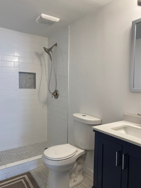 Building Photo - 24 Huxley Ave