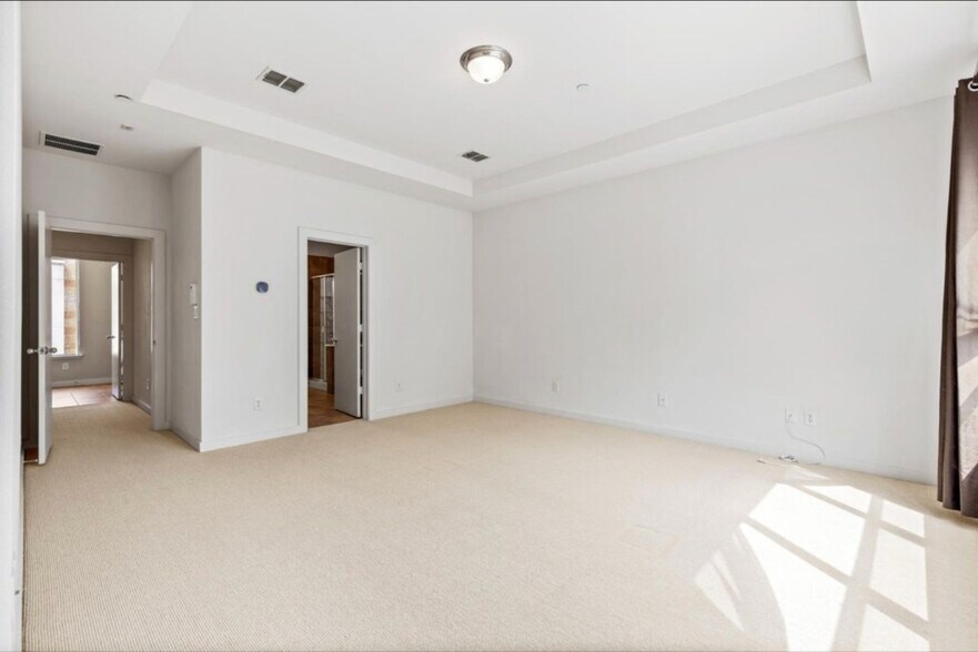Building Photo - 3800 Holland Ave