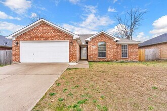 Building Photo - South Arlington, TX- Beautiful 3-Bedroom, 2-Bath Home with Open-Concept Living, Fenced Backyard &...