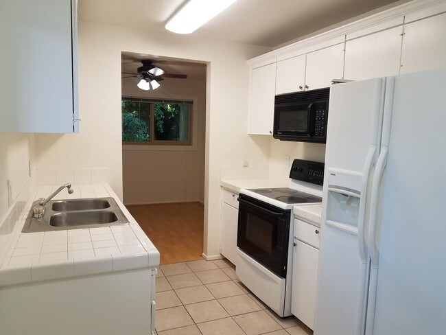 Building Photo - 23653 Park Capri