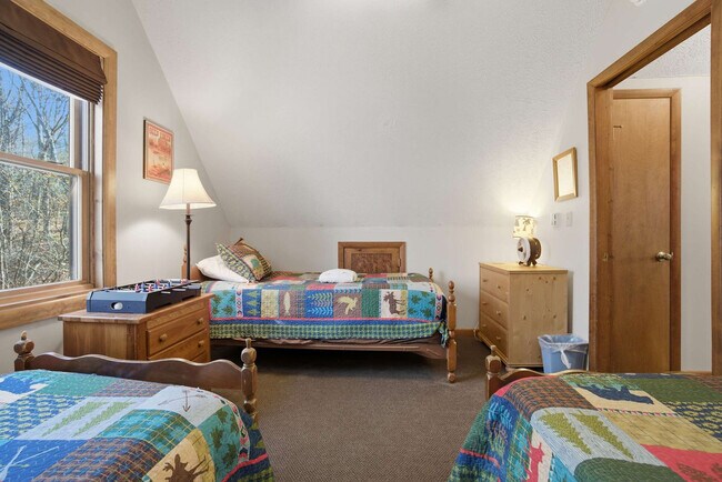 Building Photo - 610 Traci Ln