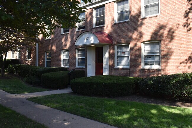 Building Photo - Cambridge Court