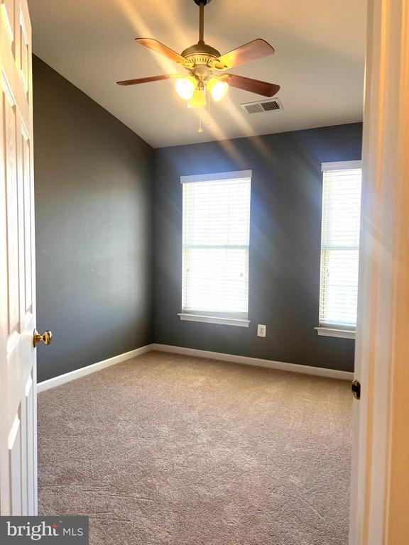 Building Photo - 25205 Larks Terrace