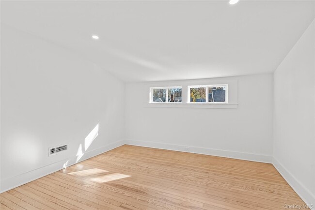 Building Photo - 26 Latimer Ln