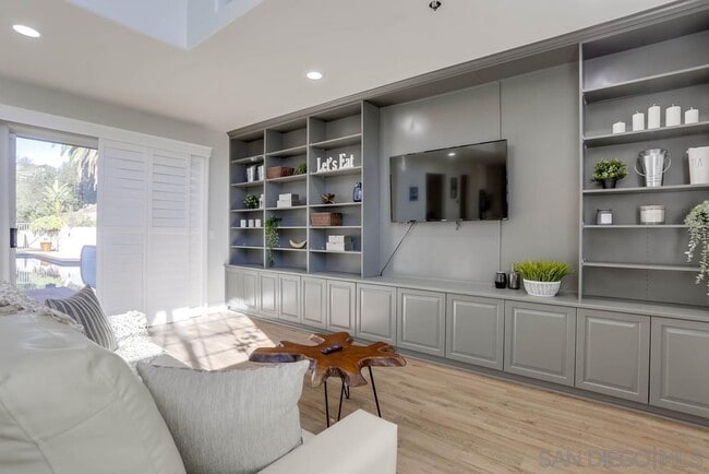 Building Photo - 1696 Gil Way