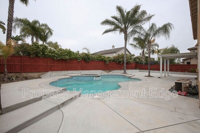 Building Photo - 32905 Northshire Cir