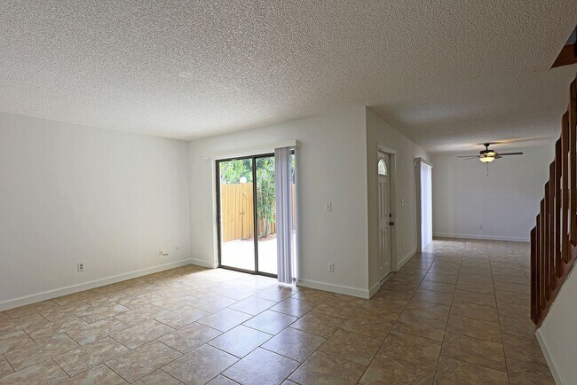 Building Photo - Parkwoods 12351-2