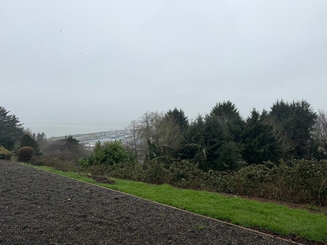 Building Photo - Beautiful 3 Bed / 2 Bath House With a Gorgeous View!