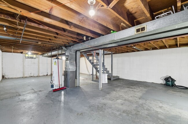 Building Photo - 4996-4998 Northtowne Blvd