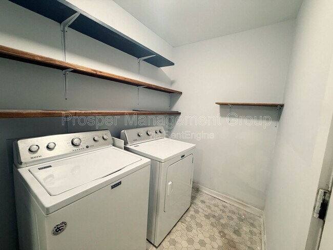 Building Photo - 258 Fleming Rd