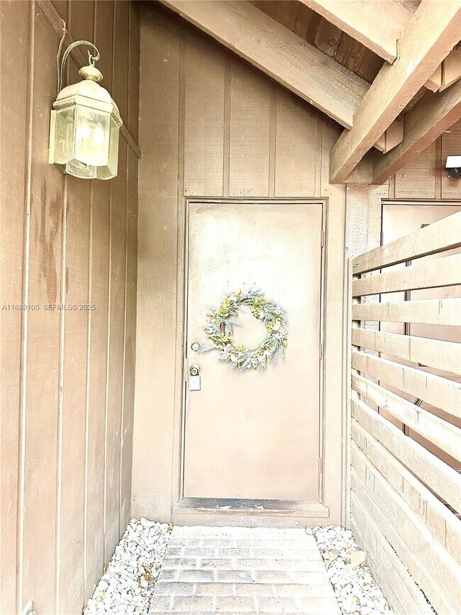 Building Photo - 497 N University Dr