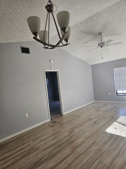 Building Photo - 6391 Gateway Ave