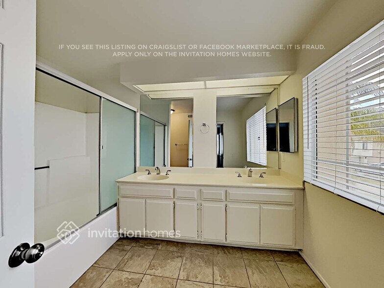 Building Photo - 37511 Vineyard Knoll Dr