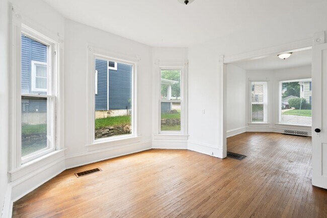 Building Photo - 1120 Washington St