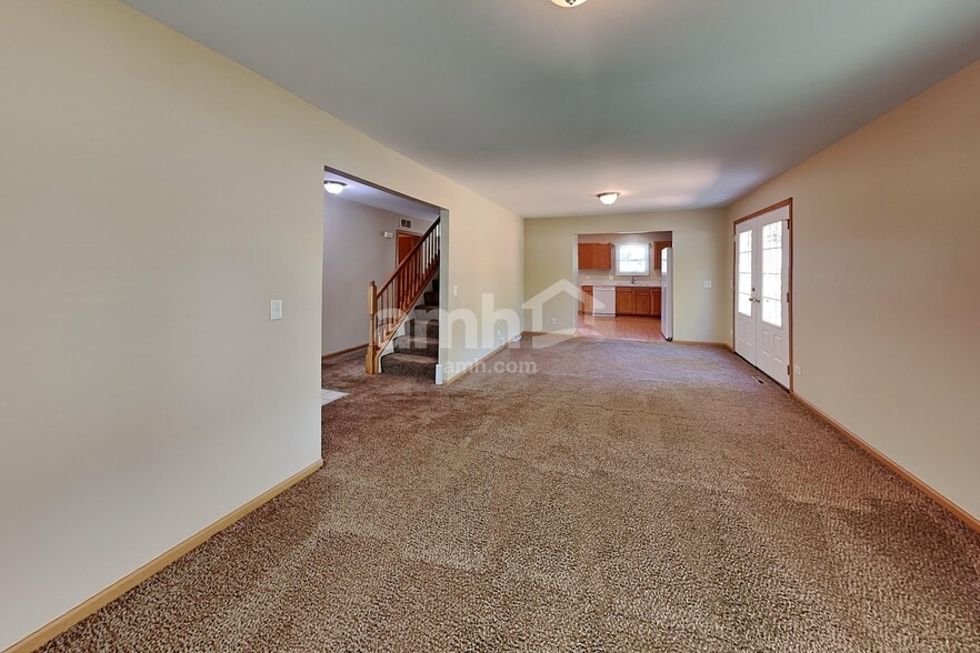Building Photo - 481 Pheasant Chase Dr