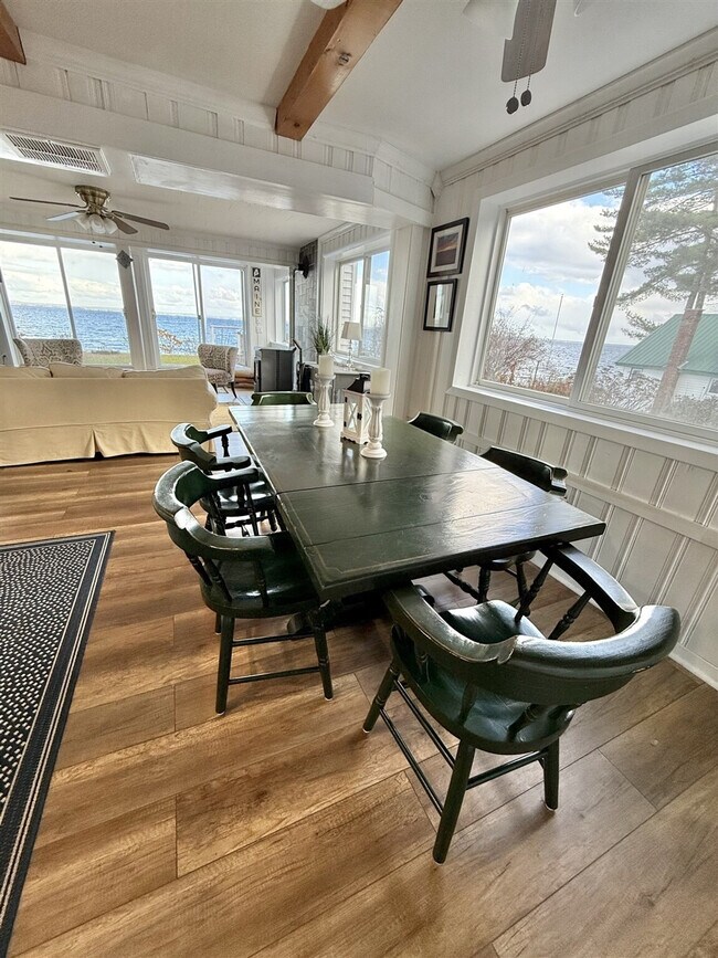 Building Photo - 28 Beach St