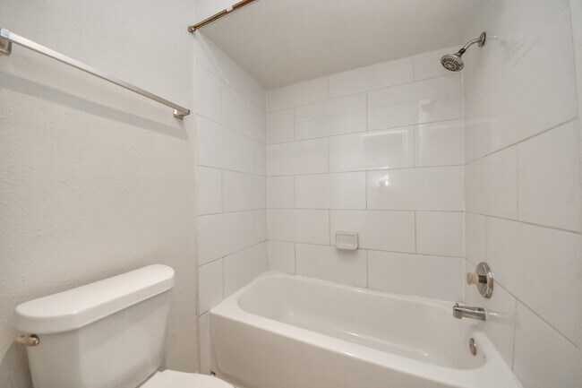 Building Photo - 1059 Country Pl Dr