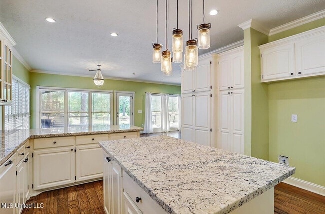 Building Photo - 132 Pine Ridge Cir