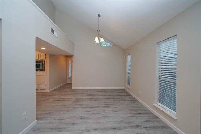 Building Photo - 5407 Oakhaven Ln
