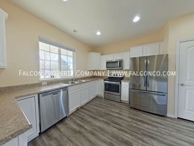 Building Photo - 10151 Silver Stirrup Dr