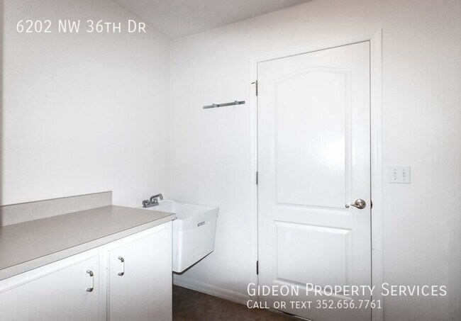 Building Photo - 6202 NW 36th Dr