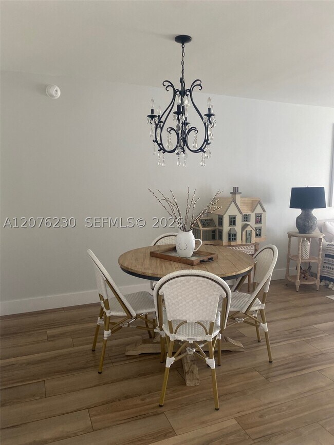 Building Photo - 9420 Poinciana Pl