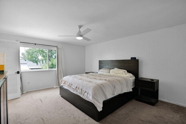 Building Photo - 2420 W Mandalay Ln