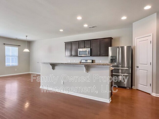 Building Photo - 1834 Chickasaw Dr