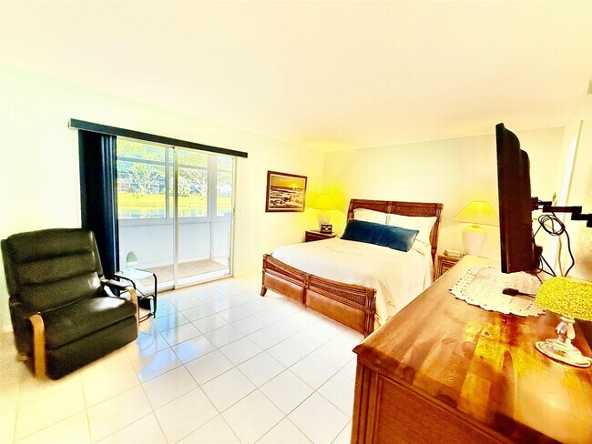 Building Photo - 42 Tilford C