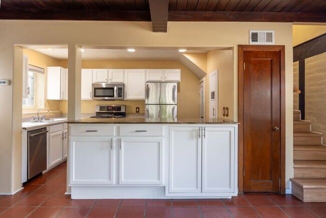Building Photo - Pacific Grove Coastal Cottage – 2 Bedroom