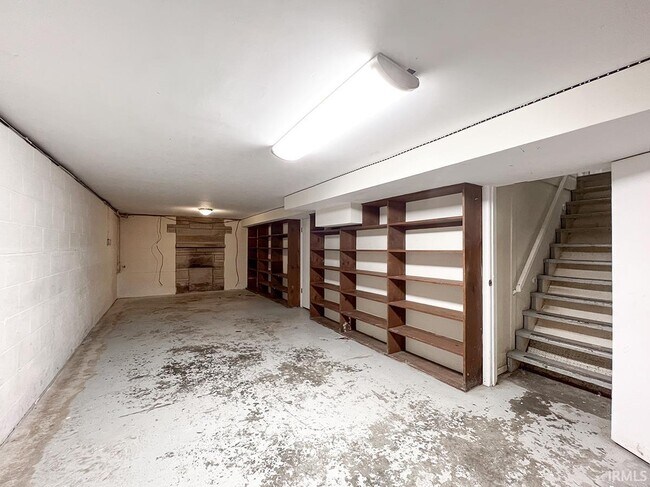 Building Photo - 2519 E 7th St