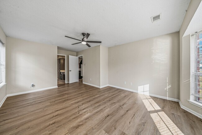 Building Photo - 119 Laura Ln