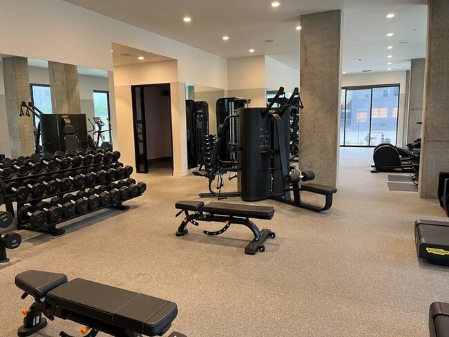 Building Photo - 1550 NW Naito Pkwy