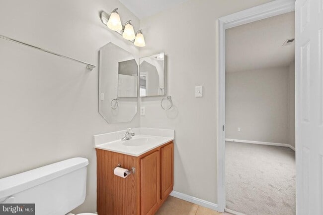 Building Photo - 16 Varone Dr